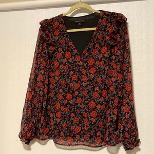 Banana Republic floral top with ruffled shoulders and wrists. V-neck blouse